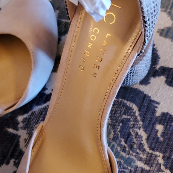 Shoes - Picture 4 of 4